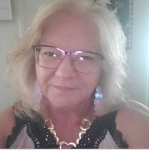 Meet your Posher, Veronica